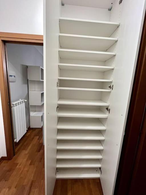 Apartmán Casa Di Lillo Merate Exteriér fotografie