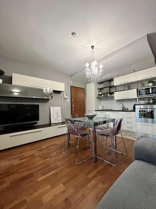 Apartmán Casa Di Lillo Merate Exteriér fotografie